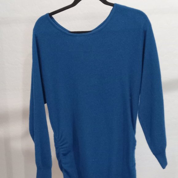 Neiman Marcus 100% Cashmere sweater - Picture 1 of 4